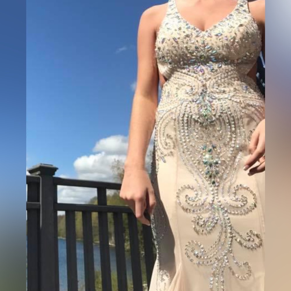 Prom dress - Picture 3 of 5